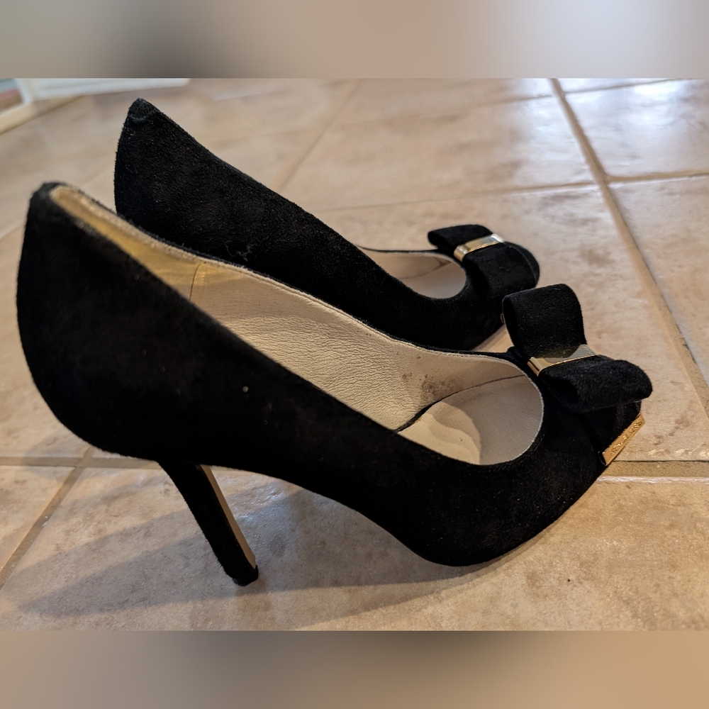 Michael Kors Elegant Black "Delphine" Heels with Bow - Picture 3 of 5